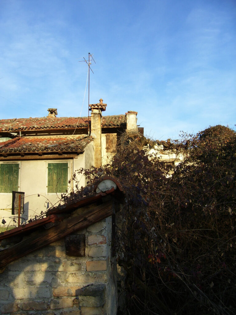 Ristrutturazione di due immobili ad uso residenziale e B&B                                             – Pordenone –